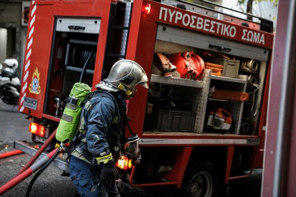 Άγιος Δημήτριος: Πυρκαγιά σε βιοτεχνικό χώρο