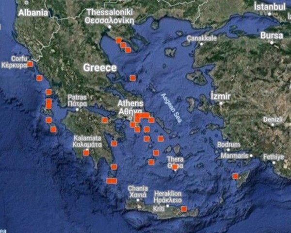 Μωβ μέδουσες: Οι επικίνδυνες παραλίες την πρώτη εβδομάδα του Αυγούστου