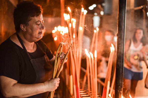 Οι πιστοί προσκύνησαν και φέτος στην Τήνο