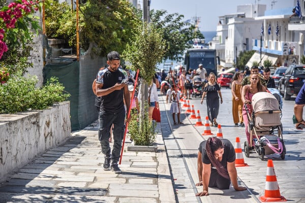 Οι πιστοί προσκύνησαν και φέτος στην Τήνο