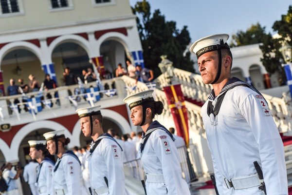 Οι πιστοί προσκύνησαν και φέτος στην Τήνο