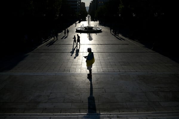 Δήμος Αθηναίων: Έκτακτα μέτρα για τον καύσωνα - Οι κλιματιζόμενες αίθουσες και η εφαρμογή για σημεία δροσιάς