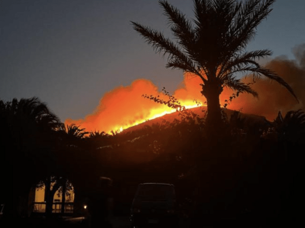 Ιταλία: Πυρκαγιά στη νήσο Pantelleria - Απομακρύνθηκε από τη βίλα του ο Τζόρτζιο Αρμάνι