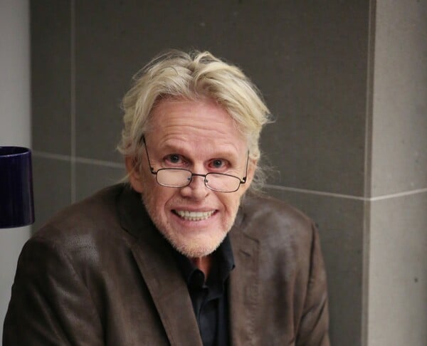 Ο ηθοποιός Gary Busey κατηγορείται για τέσσερα σεξουαλικά αδικήματα