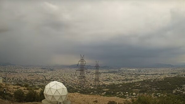 Timelapse βίντεο με την σημερινή μπόρα στην Αττική- Πάνω από 700 κεραυνοί