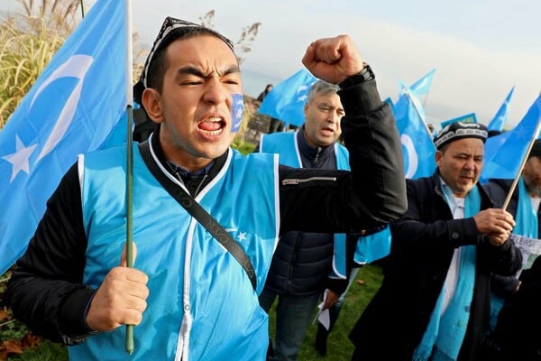 Όχι στην ψευτοηθική του μη διαλόγου με τη Ρωσία