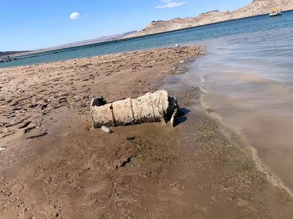 Η «σκοτεινή» λίμνη Mead: Η μεγαλύτερη δεξαμενή των ΗΠΑ στερεύει και αποκαλύπτει συνεχώς πτώματα