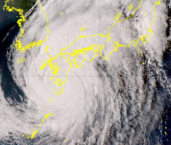 Ο τυφώνας Nanmadol «σφυροκοπά» την Ιαπωνία - Εντολή εκκένωσης για 9 εκατ. κατοίκους