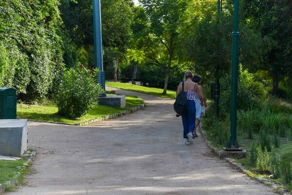 Διπλή αισθητική και λειτουργική παρέμβαση στη γειτονιά του Μετς