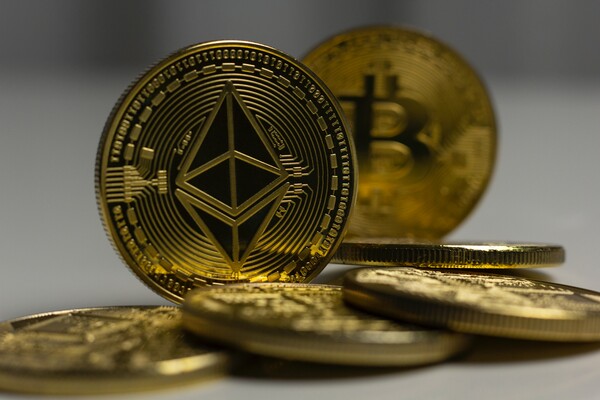 Ethereum: «Βουτιά» 15% στην αξία του παρά το πολυαναμενόμενο Merge - Μεγαλύτερες απώλειες από το Bitcoin