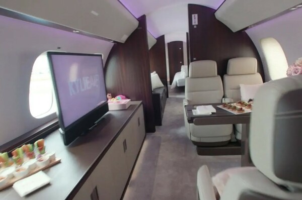 Kylie Jenner’s million private jet features lavish food, drink menus