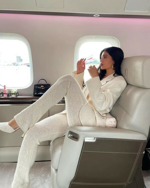 Kylie Jenner’s million private jet features lavish food, drink menus