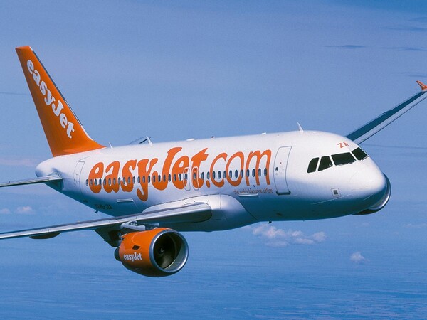 Αεροπλάνο της EasyJet με προορισμό τη Ρόδο παραλίγο να συγκρουστεί με drone