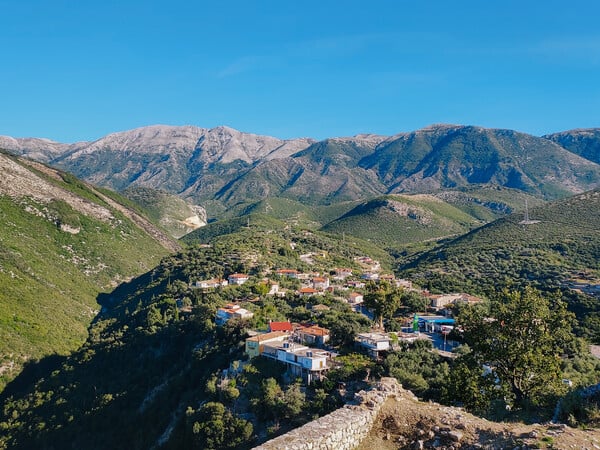 Ένα οδοιπορικό στην ιστορική πόλη της Χειμάρρας 