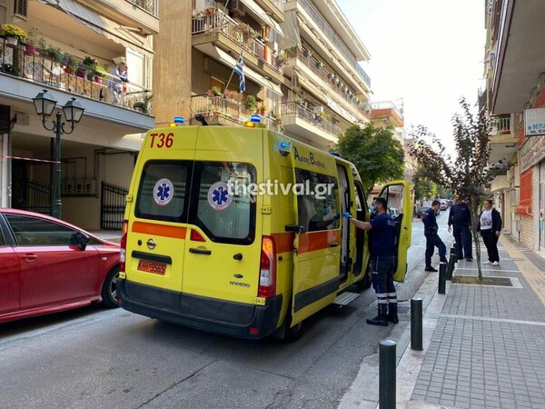 Θεσσαλονίκη: 24χρονη πήδηξε από το μπαλκόνι διαμερίσματος του 2ου ορόφου 