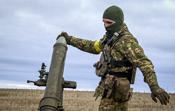 Ουκρανία: «Ούτε εκατοστό στους εισβολείς», λέει ο Ζελένσκι- Χωρίς ρεύμα 4 εκατομμύρια πολίτες 