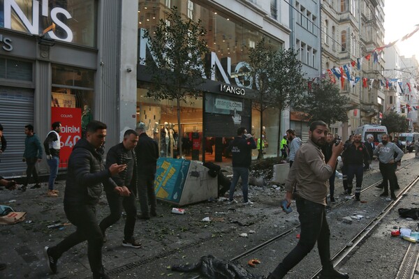 Έκρηξη στην Κωνσταντινούπολη: «Συνελήφθη το πρόσωπο που άφησε τη βόμβα»- Ο υπ. Εσωτερικών κατηγορεί το PKK