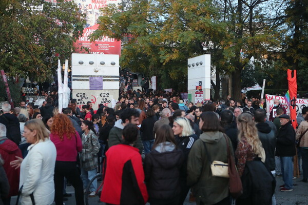 Πολυτεχνείο: Μαζική πορεία στην Αθήνα - Συγκεντρώσεις σε Θεσσαλονίκη και άλλες πόλεις