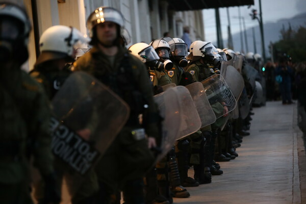 Πολυτεχνείο: Μαζική πορεία στην Αθήνα - Συγκεντρώσεις σε Θεσσαλονίκη και άλλες πόλεις