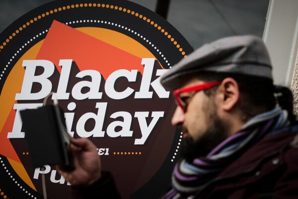 Black Friday - Οδηγός επιβίωσης: Πώς να αποφύγετε τις απάτες στις online αγορές