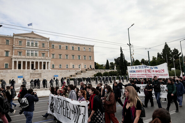 Δολοφονία Γρηγορόπουλου: Μαζική μαθητική-φοιτητική πορεία στο κέντρο της Αθήνας