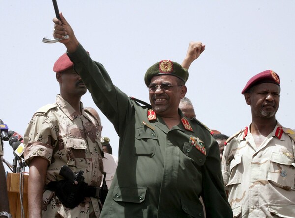 Σουδάν: Αντιμέτωπος με τη θανατική ποινή ο πρώην πρόεδρος Μπασίρ