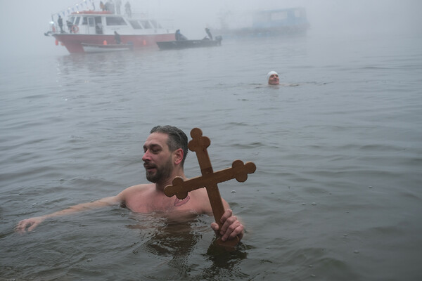 Ο Αγιασμός των Υδάτων σε Πειραιά, Αθήνα, Θεσσαλονίκη και άλλες πόλεις της Ελλάδας