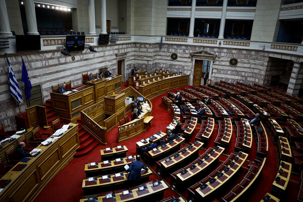 Παρακολουθήσεις: Ο πρόεδρος της ΑΔΑΕ ζητά να ενημερώσει τη Βουλή για την υπόθεση