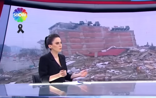 Σεισμός στην Τουρκία: Παρουσιάστρια επέκρινε on air την κυβέρνηση για ολιγωρία και παραιτήθηκε