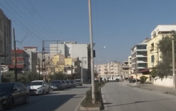 Σεισμός στην Τουρκία: Μια συνοικία στο Χατάι στάθηκε όρθια ενώ οι διπλανές κατέρρευσαν