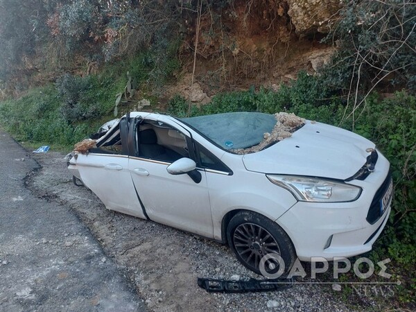 Βράχος συνέθλιψε αυτοκίνητο στην Καλαμάτα - Ολοκληρωτική καταστροφή