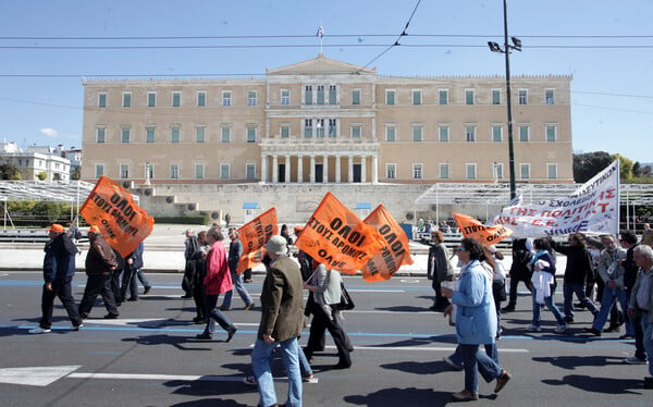 Σχολεία: 24ωρη απεργία των εκπαιδευτικών σήμερα