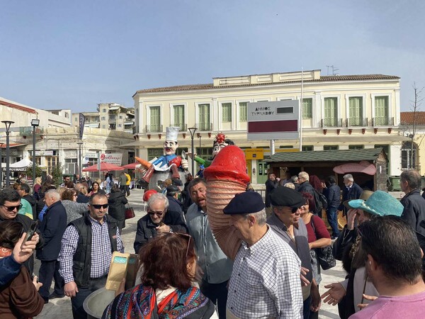 Καθαρά Δευτέρα στον Τύρναβο: Αναβίωσε το έθιμο του «μπουρανί» - Τεράστιοι φαλλοί και πειράγματα