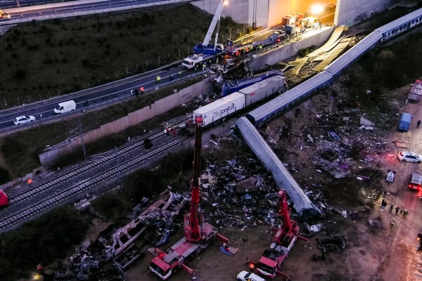 Τέμπη: Νέα προθεσμία στον σταθμάρχη της Λάρισας - Απολογείται το πρωί της Κυριακής