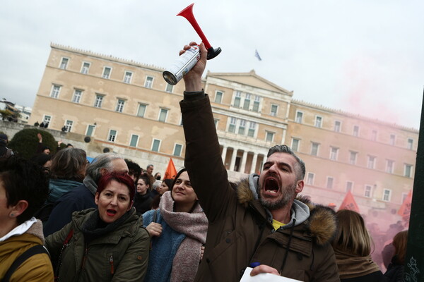 ΑΥΡΙΟ-Απεργία για το δυστύχημα στα Τέμπη σε ΜΜΜ, σχολεία, πλοία, δημόσιο- Οι ώρες που κινούνται μετρό και ηλεκτρικός