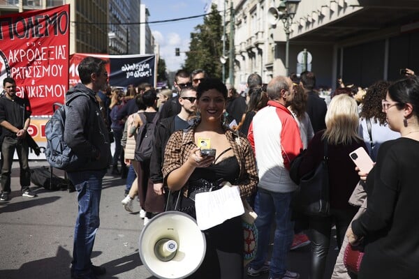 H oργή, ο παλμός, τα συνθήματα μιας μεγαλειώδους διαδήλωσης