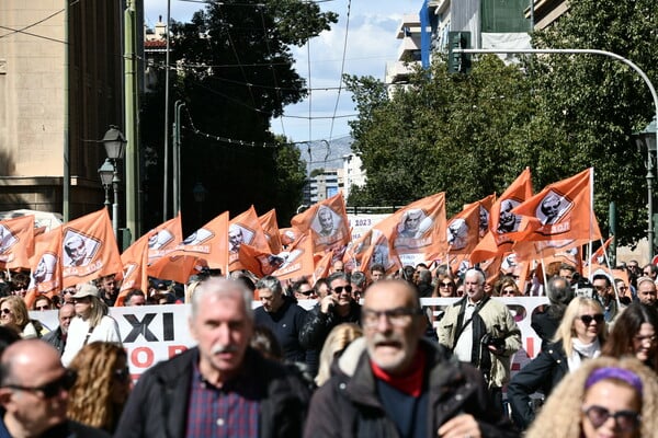 H oργή, ο παλμός, τα συνθήματα μιας μεγαλειώδους διαδήλωσης