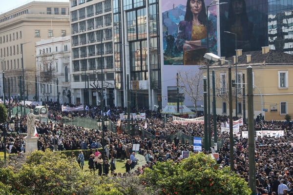 H oργή, ο παλμός, τα συνθήματα μιας μεγαλειώδους διαδήλωσης