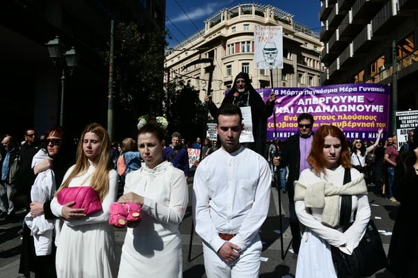 H oργή, ο παλμός, τα συνθήματα μιας μεγαλειώδους διαδήλωσης