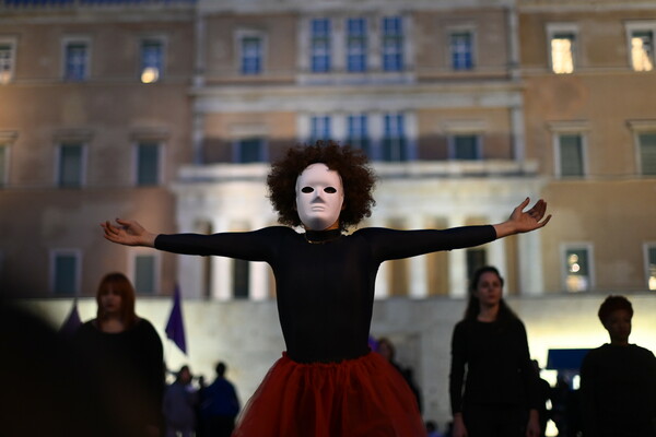 Συγκέντρωση και πορεία φεμινιστικών οργανώσεων στο κέντρο της Αθήνας