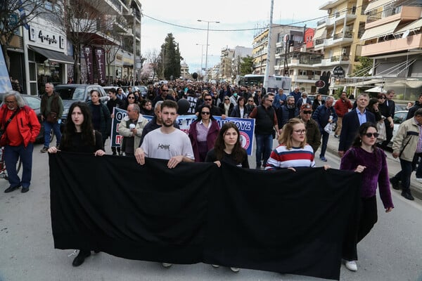 Εικόνες από τα μαζικά συλλαλητήρια στη χώρα για την τραγωδία στα Τέμπη