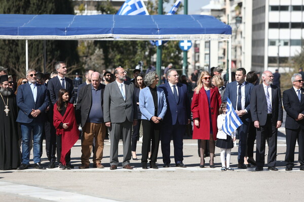 25η Μαρτίου: Φωτογραφίες από τη μαθητική παρέλαση στο κέντρο της Αθήνας