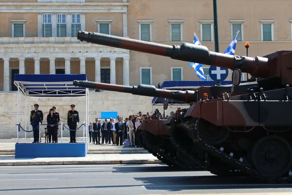 25η Μαρτίου: 20 «καρέ» από τη στρατιωτική παρέλαση στην Αθήνα