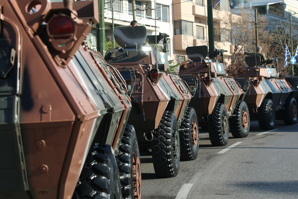25η Μαρτίου: 20 «καρέ» από τη στρατιωτική παρέλαση στην Αθήνα