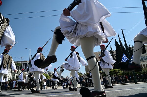 25η Μαρτίου: 20 «καρέ» από τη στρατιωτική παρέλαση στην Αθήνα