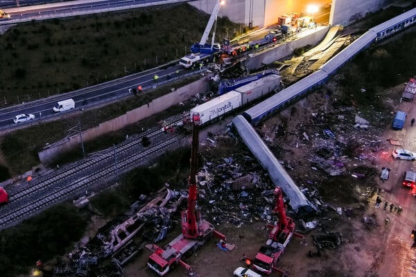 Δυστύχημα Τέμπη: Υπερψηφίστηκαν τα μέτρα στήριξης για συγγενείς θυμάτων, τραυματίες και επιβάτες