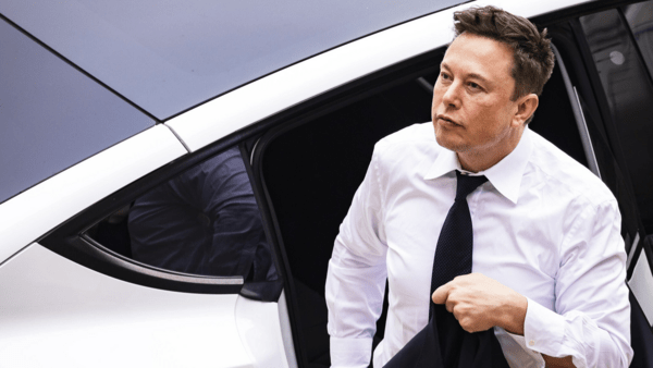 Tesla: Αποζημίωση 3,2 εκατ. δολαρίων σε εργαζόμενο για ρατσιστικά σχόλια – Η απάντηση του Μασκ