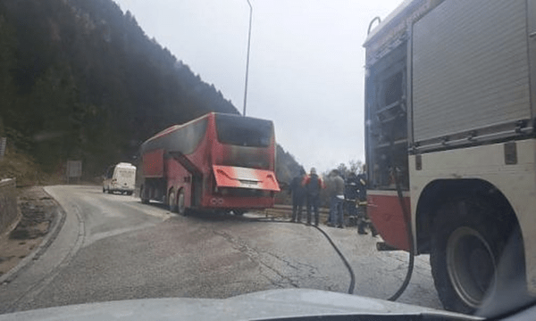 Ιωάννινα: Φωτιά σε λεωφορείο με 52 μαθητές από τη Θεσσαλονίκη