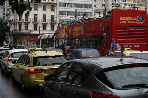 Κίνηση: Μποτιλιάτισμα λόγω τροχαίου στο ύψος του Χίλτον