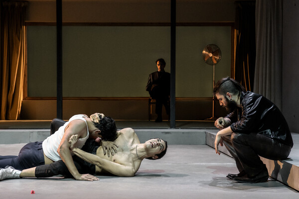 «Ρωμαίος και Ιουλιέττα» του Σαίξπηρ, στην Κεντρική Σκηνή του Εθνικού Θεάτρου, σε σκηνοθεσία Δημήτρη Καραντζά